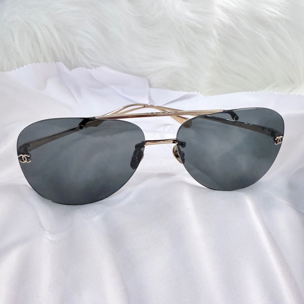 CHANEL Pilot Sunglasses with Quilted Case Authentic - Picture 14 of 16